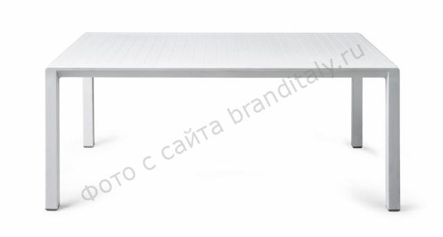 Пластиковый стол Aria 